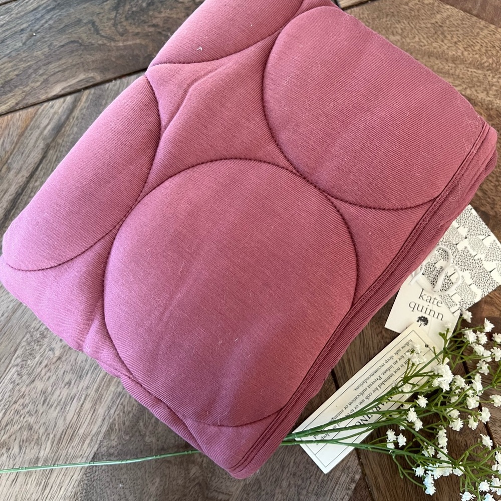 Kate Quinn quilted blanket NWT